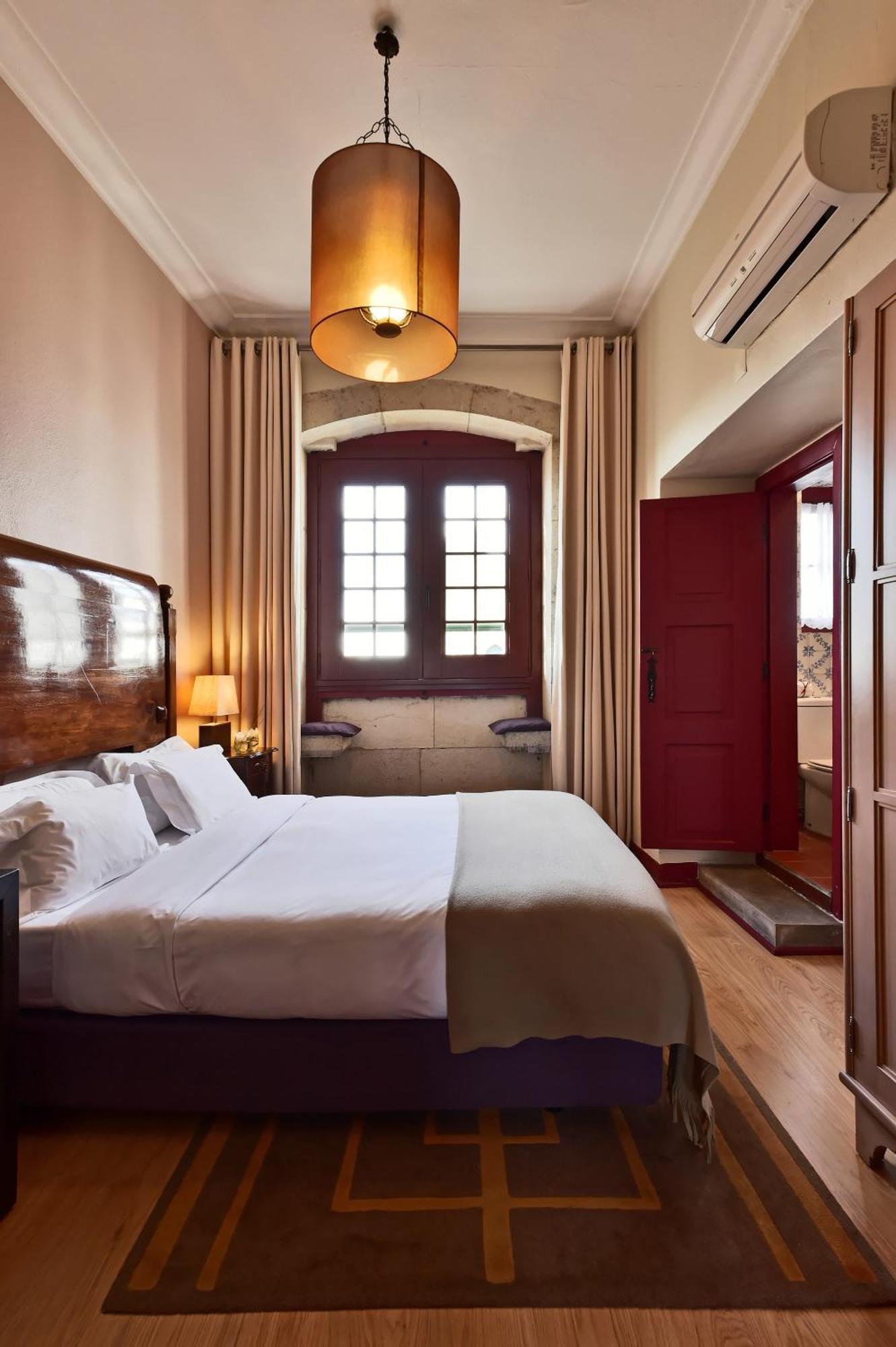 Classic Double or Twin Room Castle,353261041:JPEG